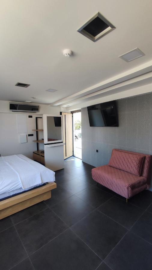 Summertime Signature Suites Agia Marina Exteriér fotografie