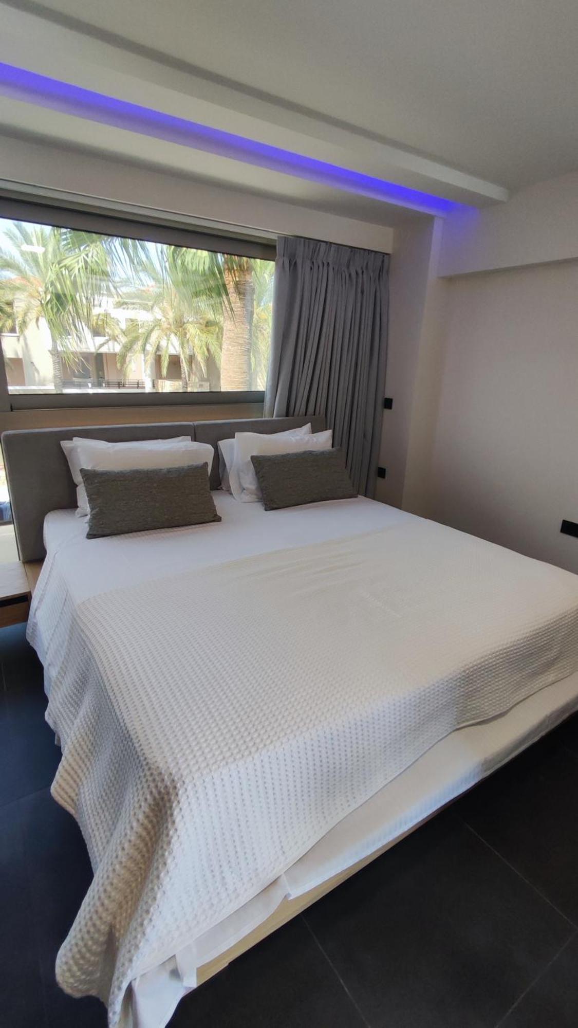 Summertime Signature Suites Agia Marina Exteriér fotografie